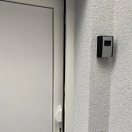 Modern With Exterior Entrance In Nuremberg Suburb * Heroldsberg